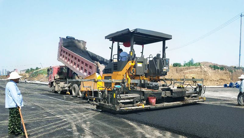 GYA9000 Asphalt Paver